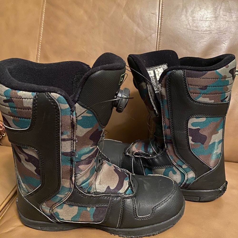 Ride Spark snowboard boots Boys 6
